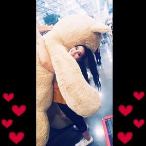 Meet your Posher, Carolina